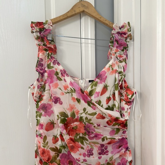 Abercrombie & Fitch | Ruffle Strap High-Low Maxi Dress - Picture 7 of 13